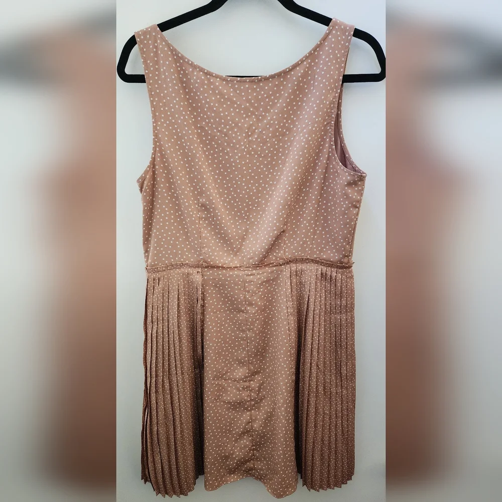 LC Pleated Polka Dot Mini Dress 14 Mauve Beige Lauren Conrad - Picture 2 of 6